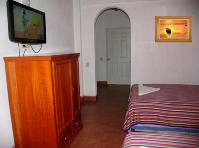 Hotel Y Suites Bugambilias Rincón de Guayabitos Quarto foto